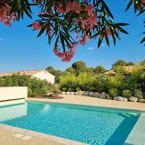 Les Bergeries De Saumane, Gite 6 Personnes Au Sein D'un Ensemble De 4 Gites,piscine Commune Hébergement de vacances