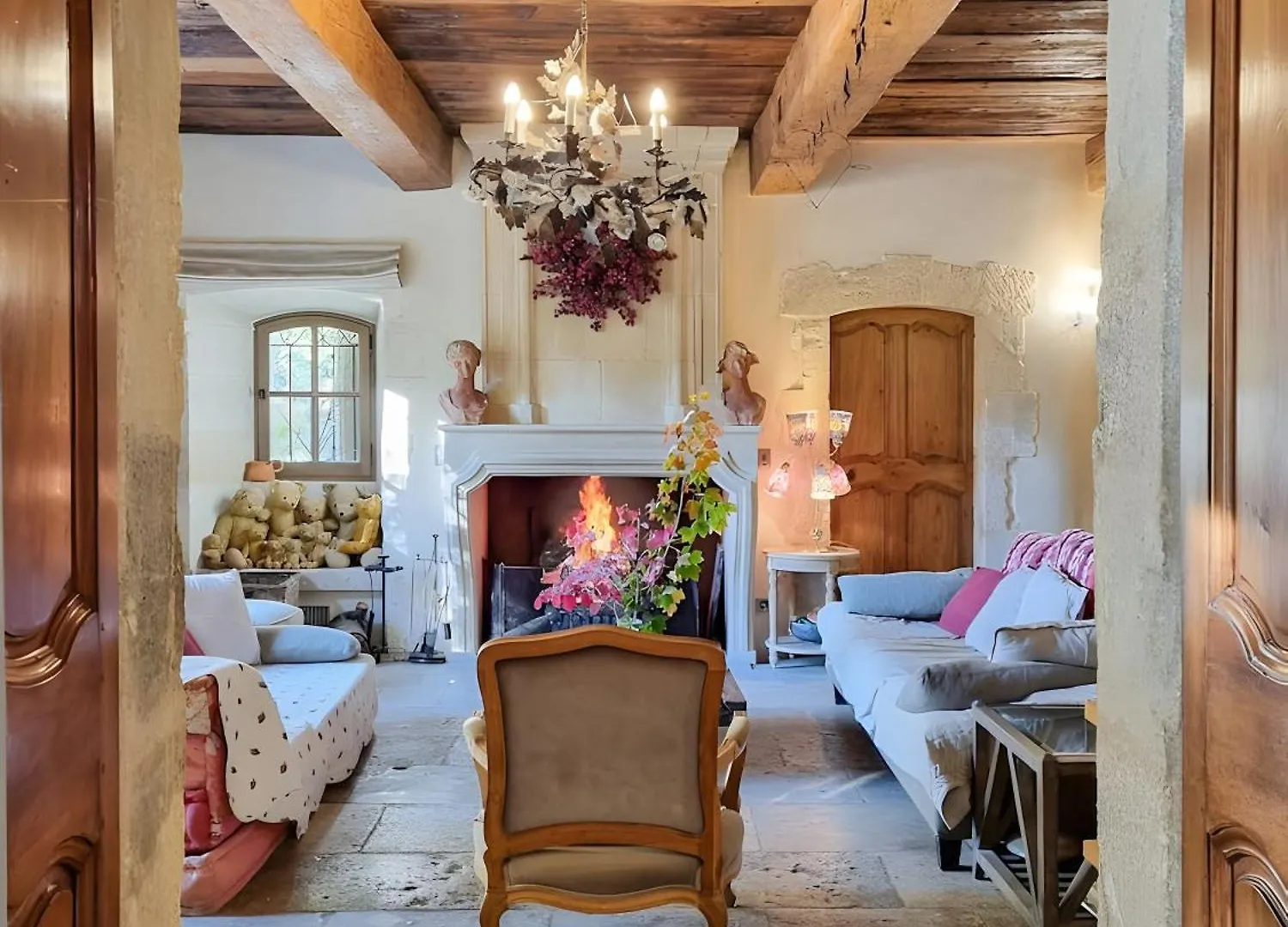 Mas Des Cigales Et Roulotte Lambesc Villa France